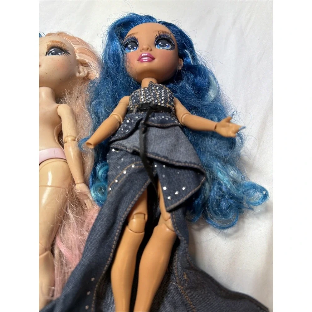 Lot Of 3 Rainbow High Dolls And 1 Bratz Doll